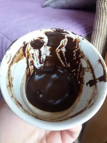 En delad kaffekoppsläsning med symbolerna som hittades i den 4